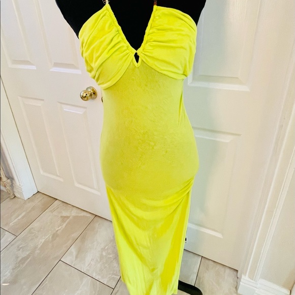 Free People Yellow Dress.. NWT. Halter, adjustable around cup size. - Picture 3 of 10